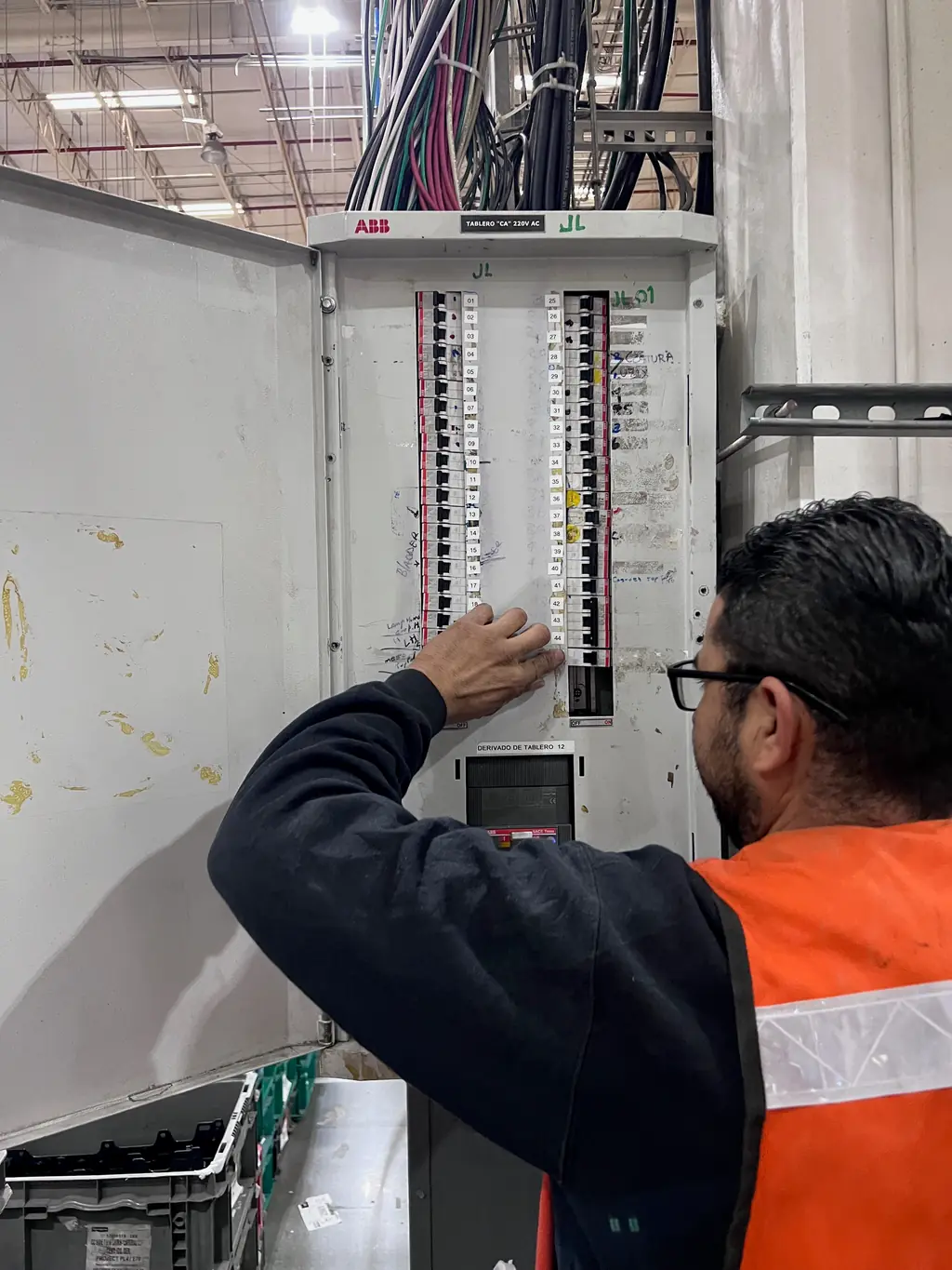 Conexión de circuitos en un tablero de distribución
