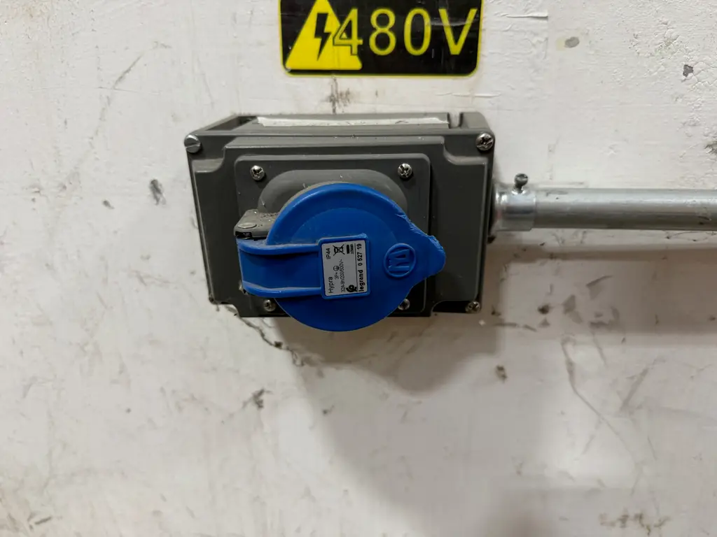 Contacto industrial de 480 V